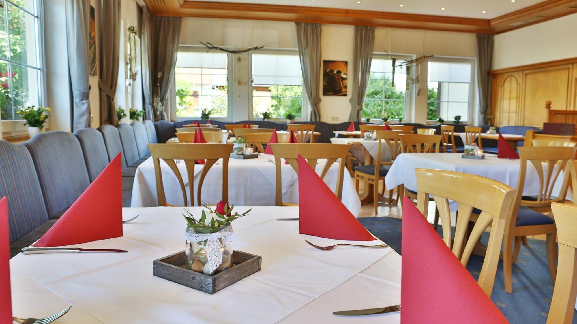 Hotel Alznauer Hof Gomaringen Exterior photo
